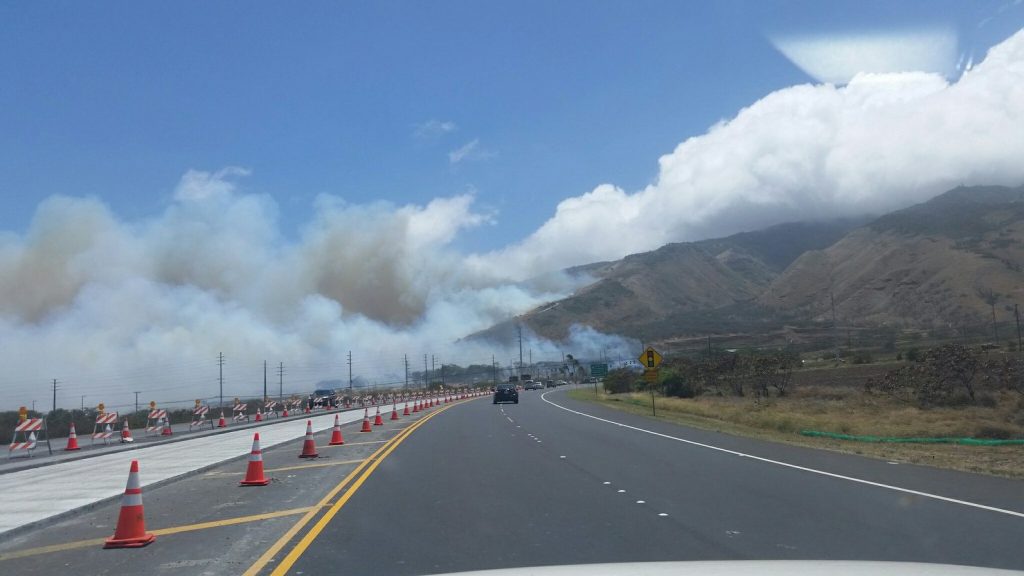 Māʻalaea fire 7.2.16. Photo credit: Tenessa Cavitt.