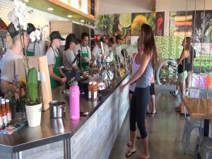 Lines on opening day at Fork & Salad in Kīhei's Azeka Mauka shopping center. Courtesy photo.