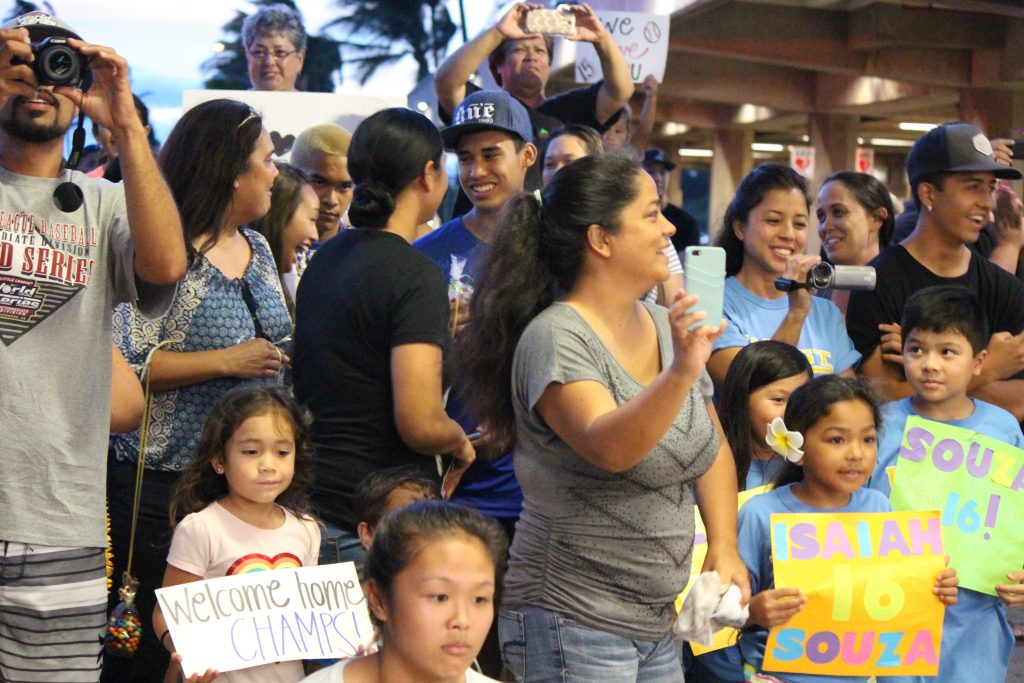 Central Maui Little League All-Stars, homecoming celebration at Kahului Airport. Photo by Wendy Osher.