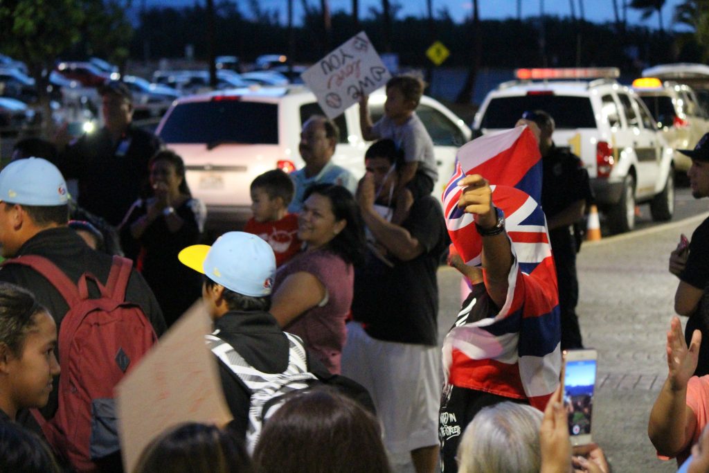 Central Maui Little League All-Stars, homecoming celebration at Kahului Airport. Photo by Wendy Osher.