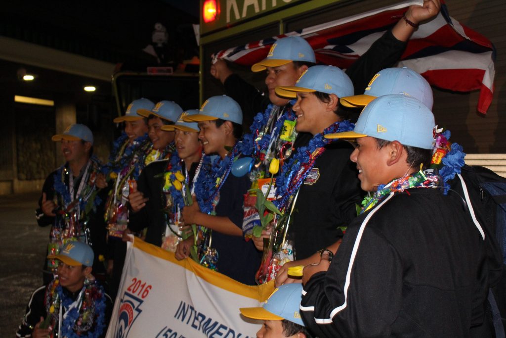 Central Maui Little League All-Stars, homecoming celebration at Kahului Airport. Photo by Wendy Osher.