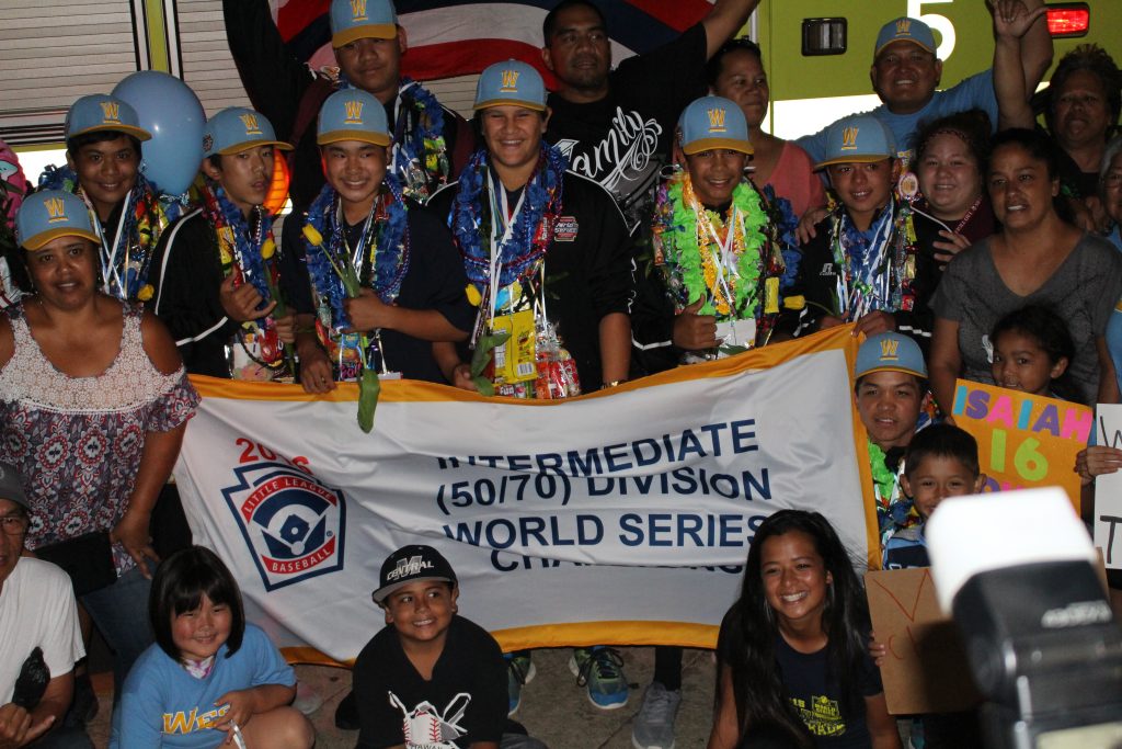 Central Maui Little League All-Stars, homecoming celebration at Kahului Airport. Photo by Wendy Osher.