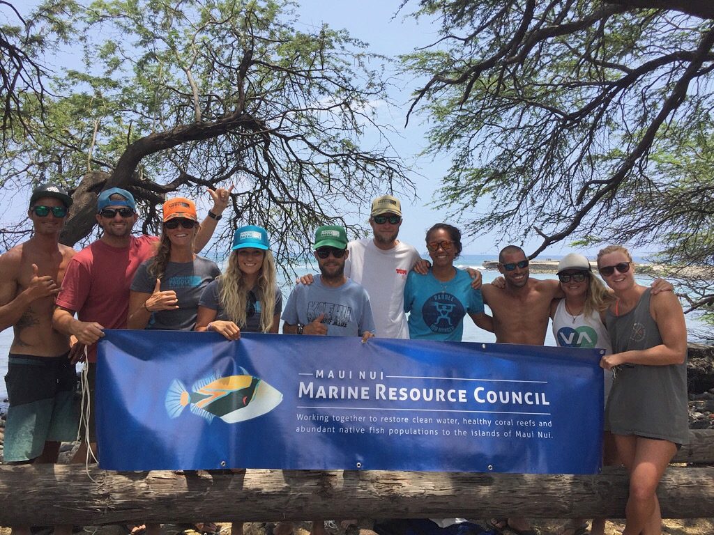 Maui Nui MNMRC group. Photo courtesy Hawaiian Paddle Sports.