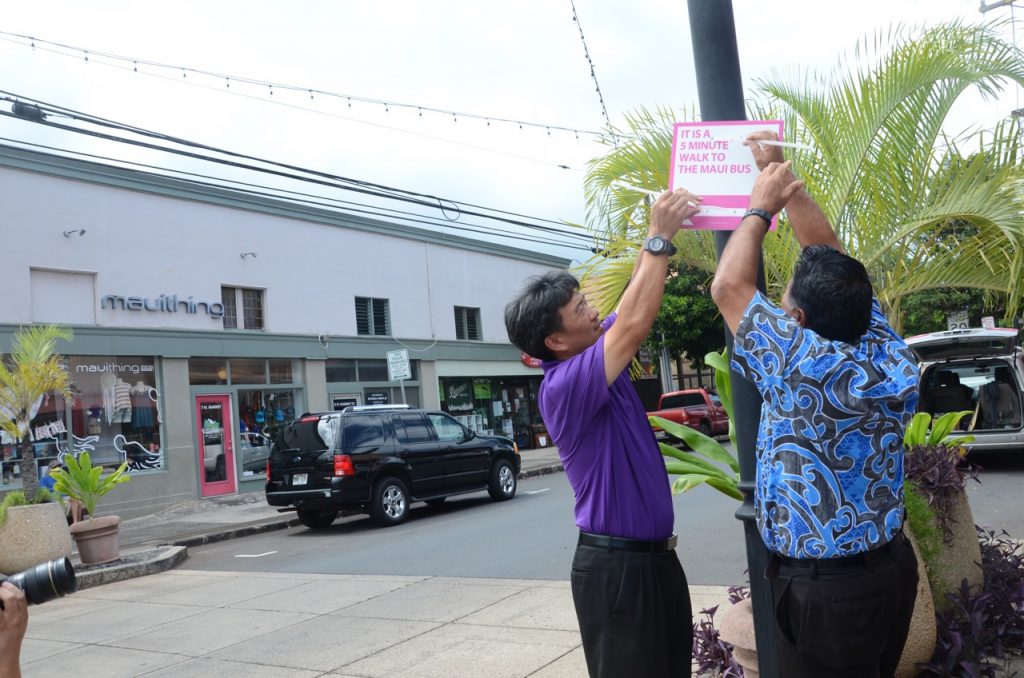 Lieutenant Governor Shan Tsutsui and Mayor Alan Arakawa joined in installing the first sign on Market Street, and in the spirit of healthy living touted by event organizers, proceeded to walk to their next meeting together.