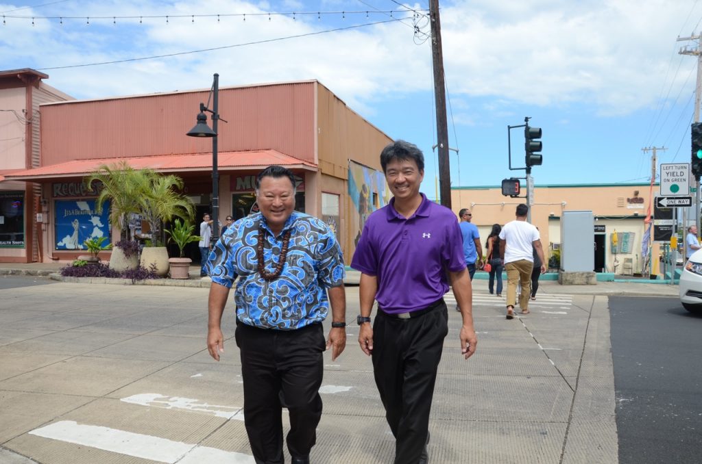 Lieutenant Governor Shan Tsutsui and Mayor Alan Arakawa joined in installing the first sign on Market Street, and in the spirit of healthy living touted by event organizers, proceeded to walk to their next meeting together.