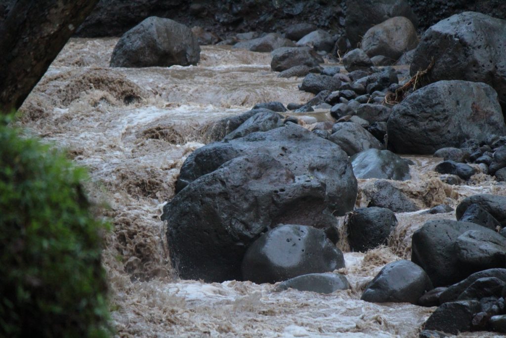 ʻĪao Valley, erosion and flood debris from flash flood. PC: 9.14.16 by Wendy Osher.