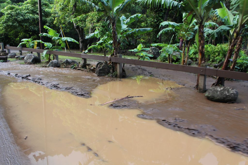 ʻĪao Valley, Kepaniwai Park closed due to flood debris from flash flood. PC: 9.14.16 by Wendy Osher.