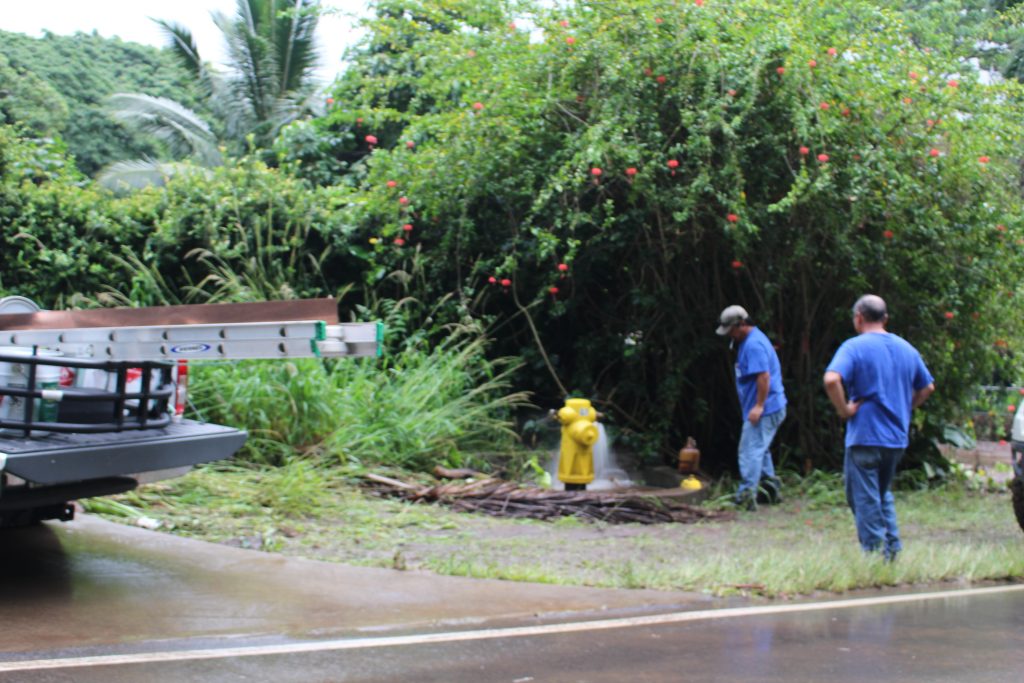 ʻĪao Valley, erosion and flood debris from flash flood. PC: 9.14.16 by Wendy Osher.