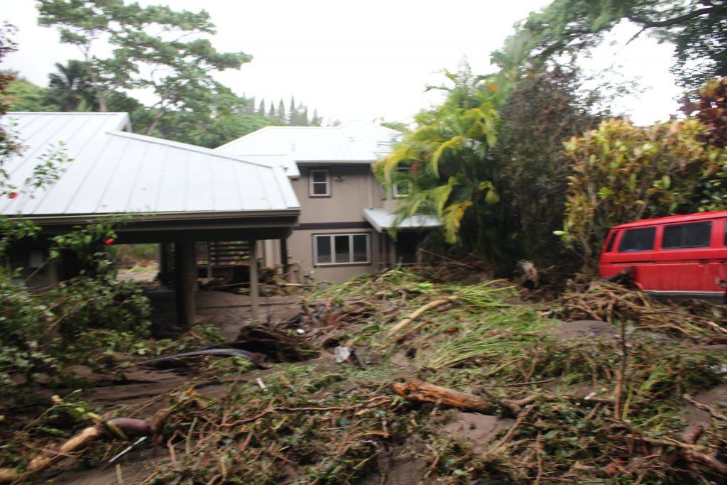 ʻĪao Valley, erosion and flood debris from flash flood. PC: 9.14.16 by Wendy Osher.