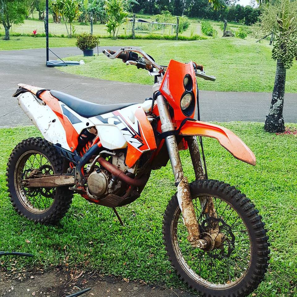 Stolen dirt bike. Taken from field behind Valley Isle Memorial Park in Haʻikū, 9.4.16.