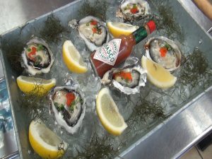 Kumamoto oysters at Da Shrimp Hale. Photo by Kiaora Bohlool.