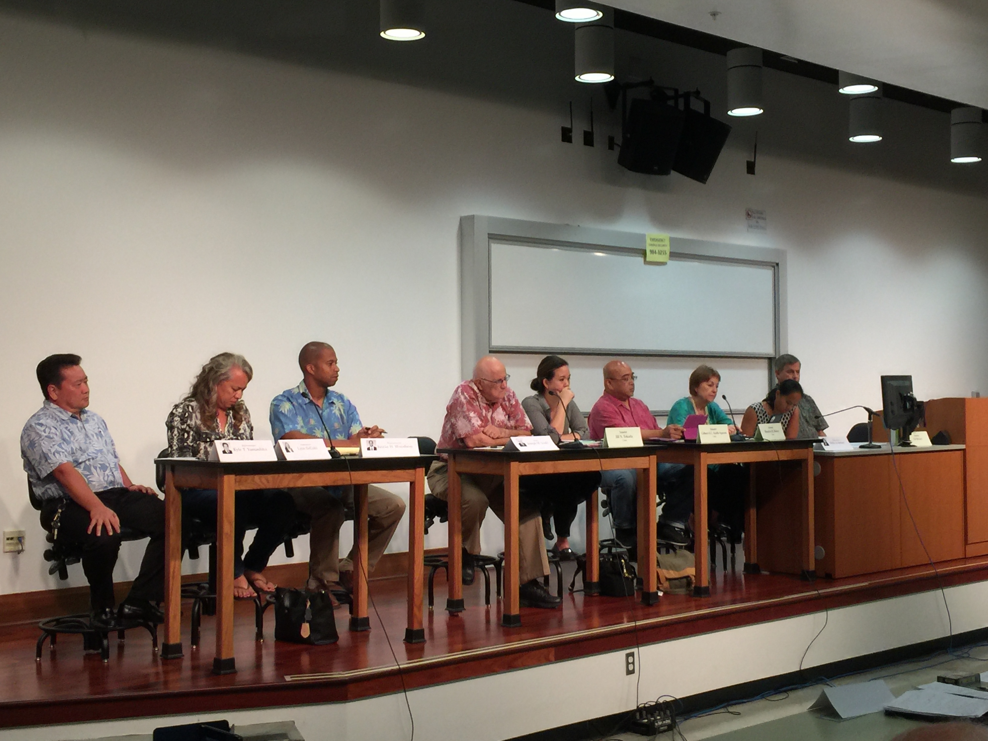 Informational briefing on the status of health care on Maui, 10.17.16. Photo credit: Kanoa Leahey.