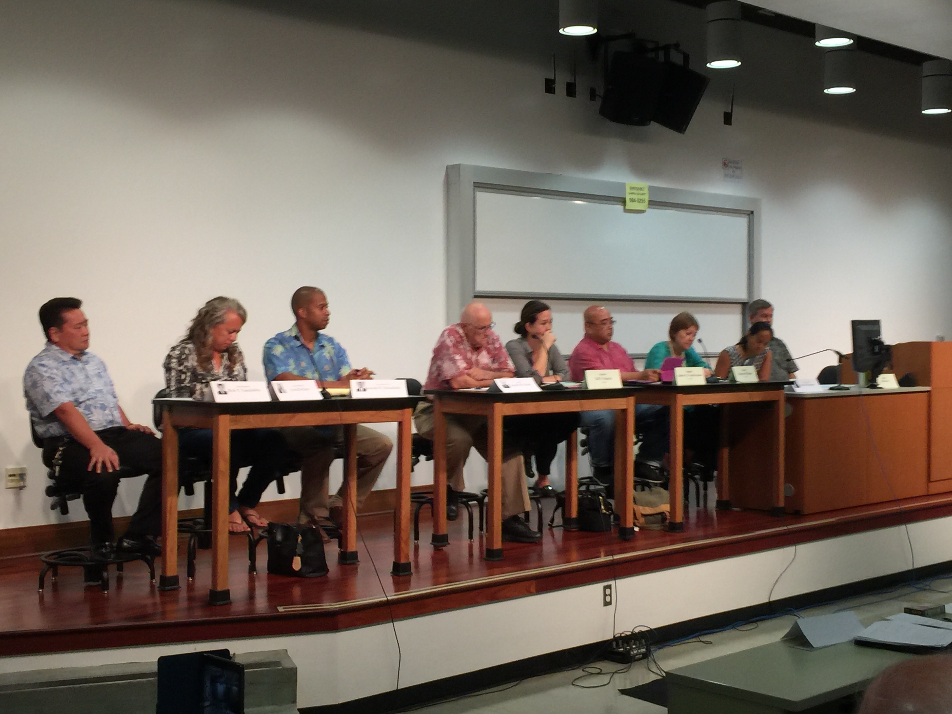 Informational briefing on the status of health care on Maui, 10.17.16. Photo credit: Kanoa Leahey.
