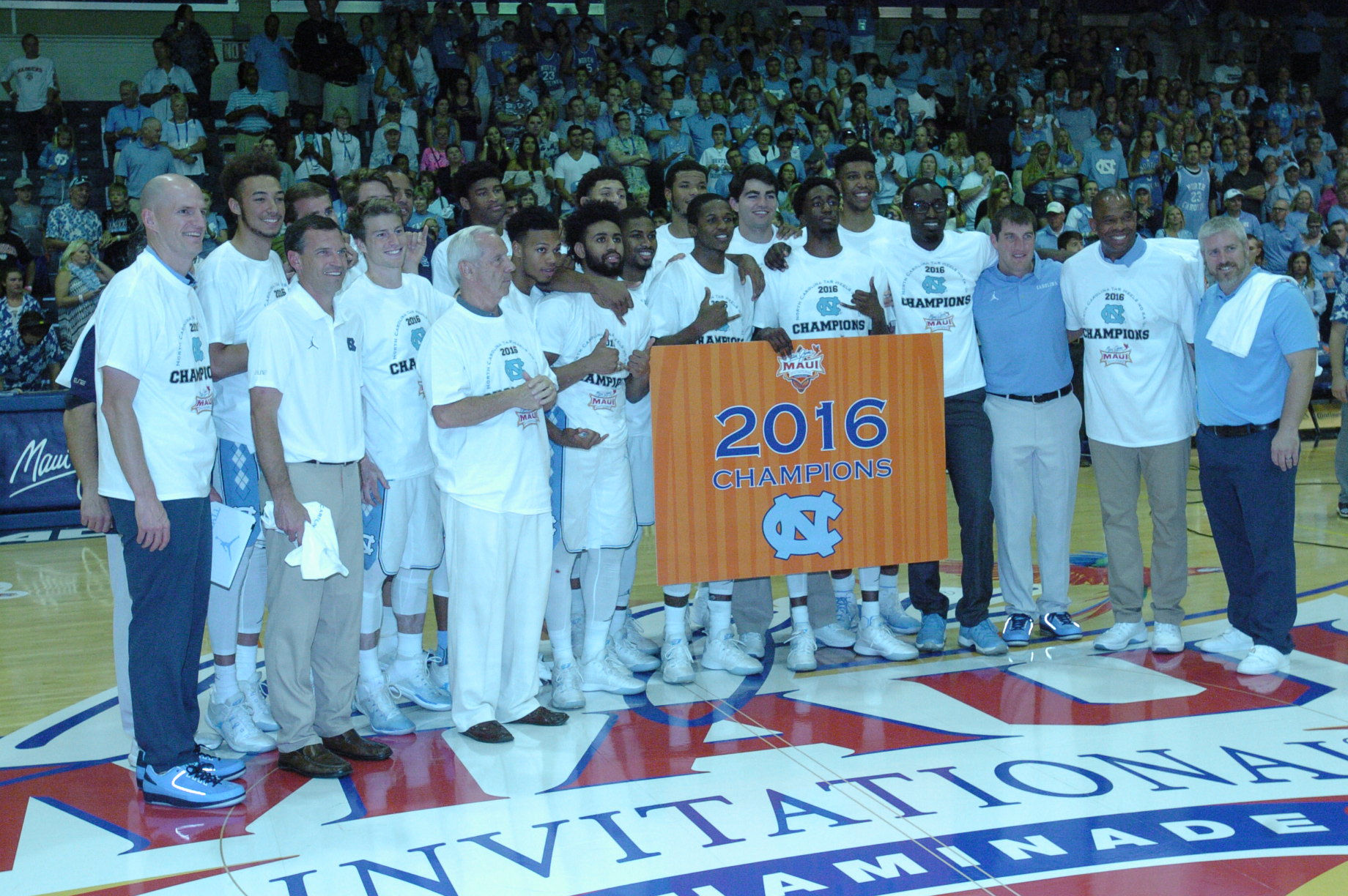 Championship game between UW vs UNC at the 2016 Maui Jim Maui Invitational. PC: Joel B. Tamayo.
