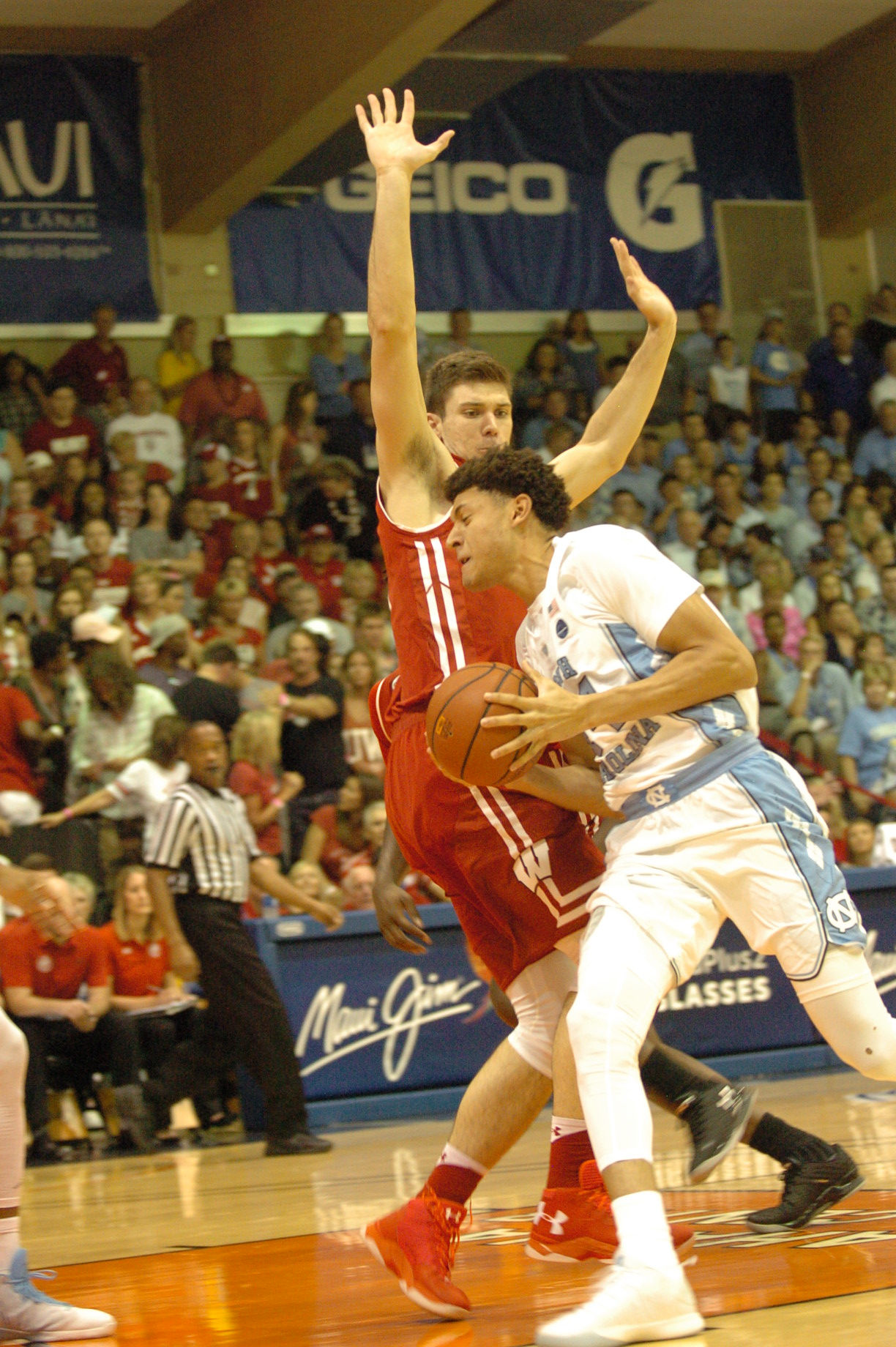 UNC #44 Justin Jackson. Championship game between UW vs UNC at the 2016 Maui Jim Maui Invitational. PC: Joel B. Tamayo.