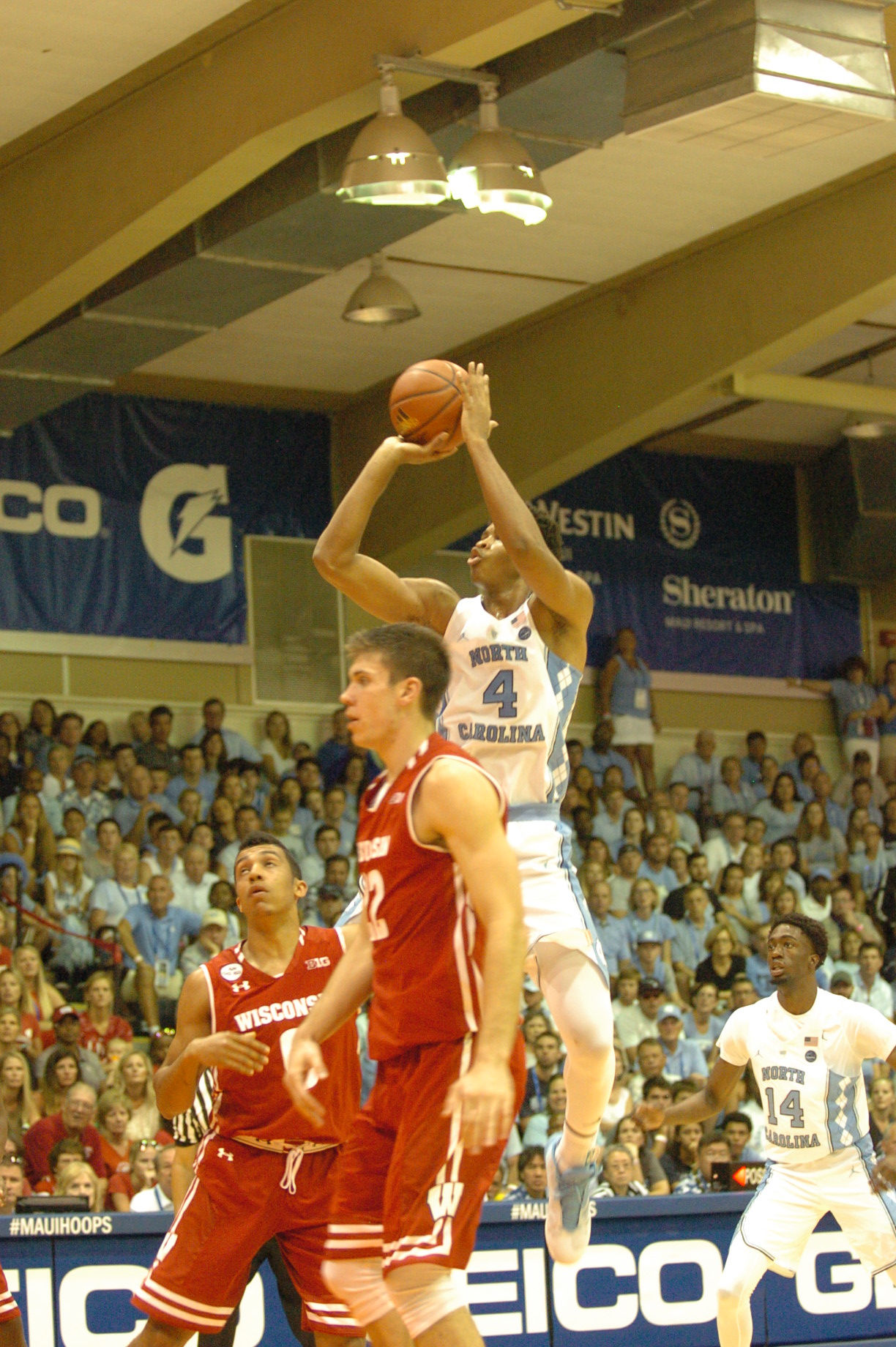 UNC #4 Isaiah Hicks. Championship game between UW vs UNC at the 2016 Maui Jim Maui Invitational. PC: Joel B. Tamayo.