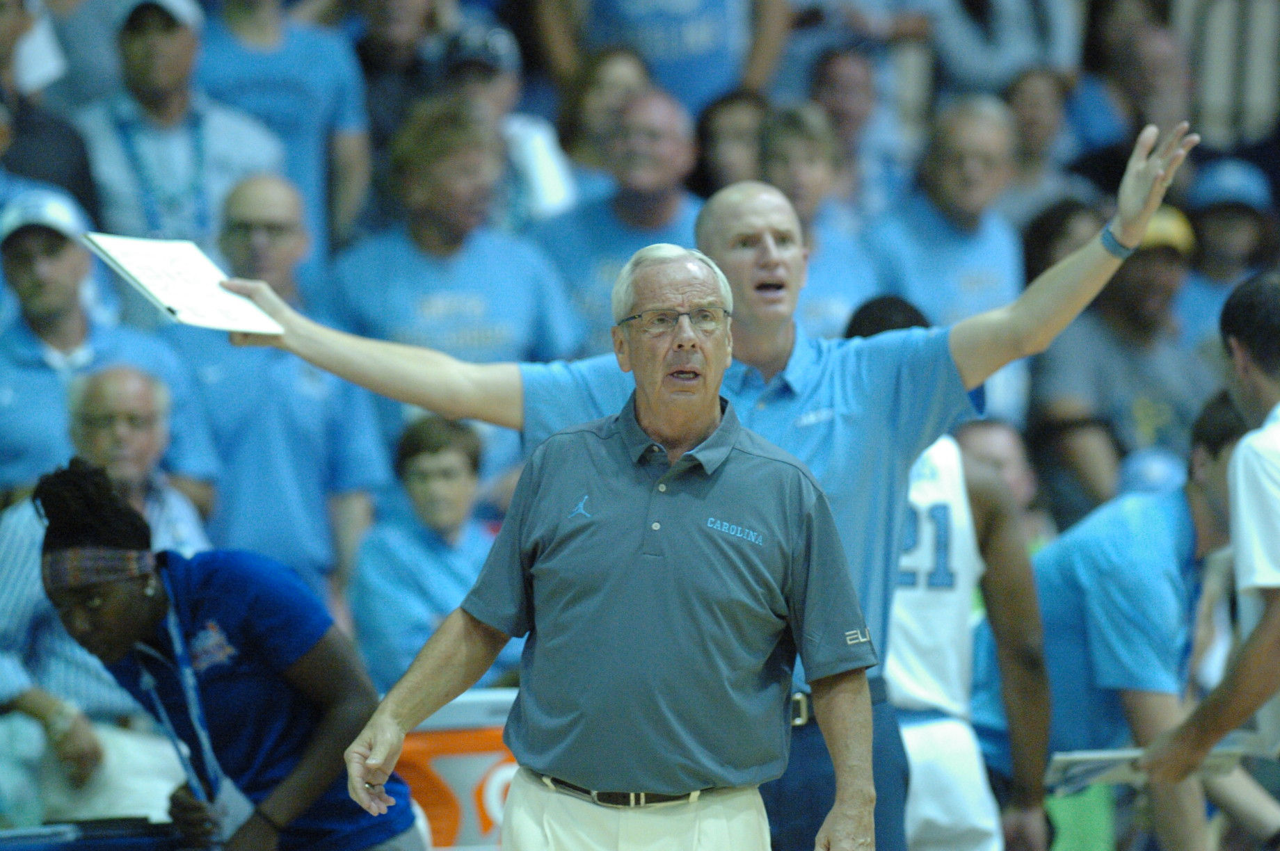 UNC Head Coach Roy Williams. Championship game between UW vs UNC at the 2016 Maui Jim Maui Invitational. PC: Joel B. Tamayo.