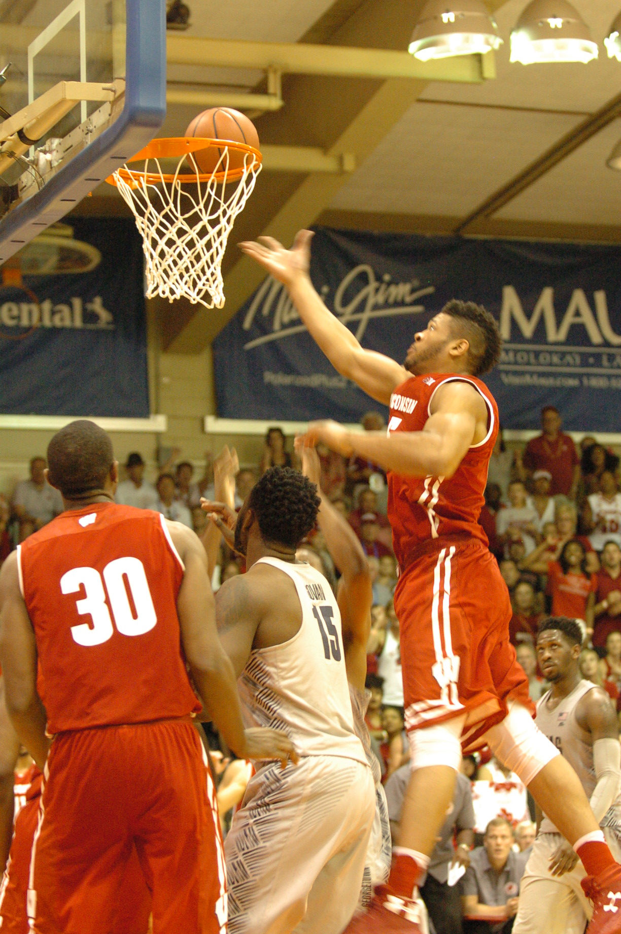 UW #15 Charles Thomas IV. PC: Joel B. Tamayo.