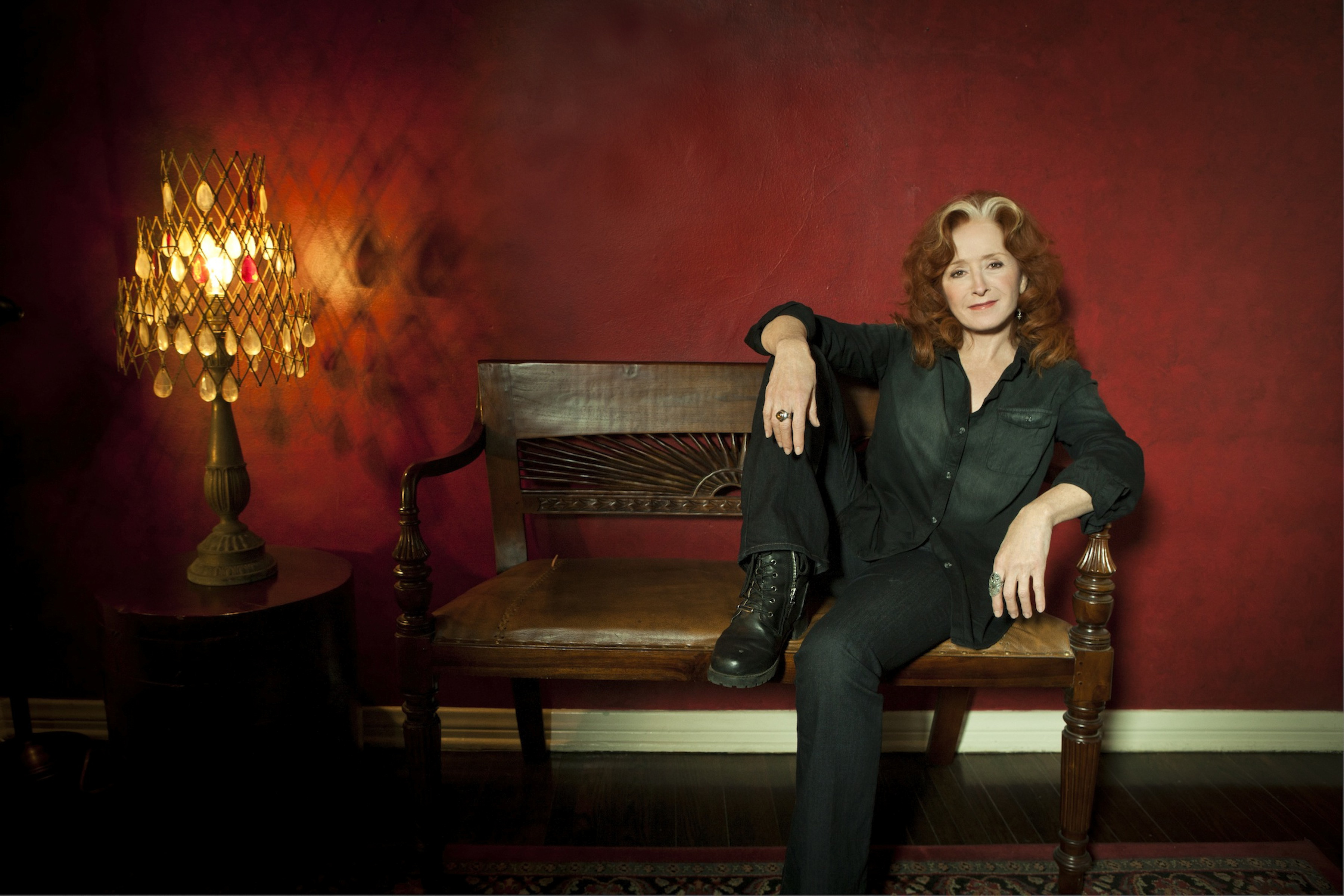 Ten-time Grammy winner Bonnie Raitt will visit Maui on her Dig in Deep tour for a concert at the Maui Arts & Cultural Center’s A&B Amphitheater & Yokouchi Pavilion Friday, March 24. Courtesy image.