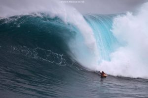 Image: Aaron Lynton / Pe'ahi "Jaws" 11.8.16