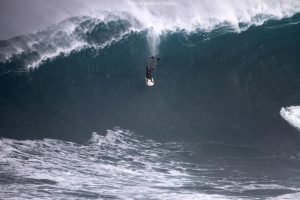 Image: Aaron Lynton / Pe'ahi "Jaws" 11.8.16