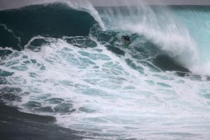 Image: Aaron Lynton / Pe'ahi "Jaws" 11.8.16