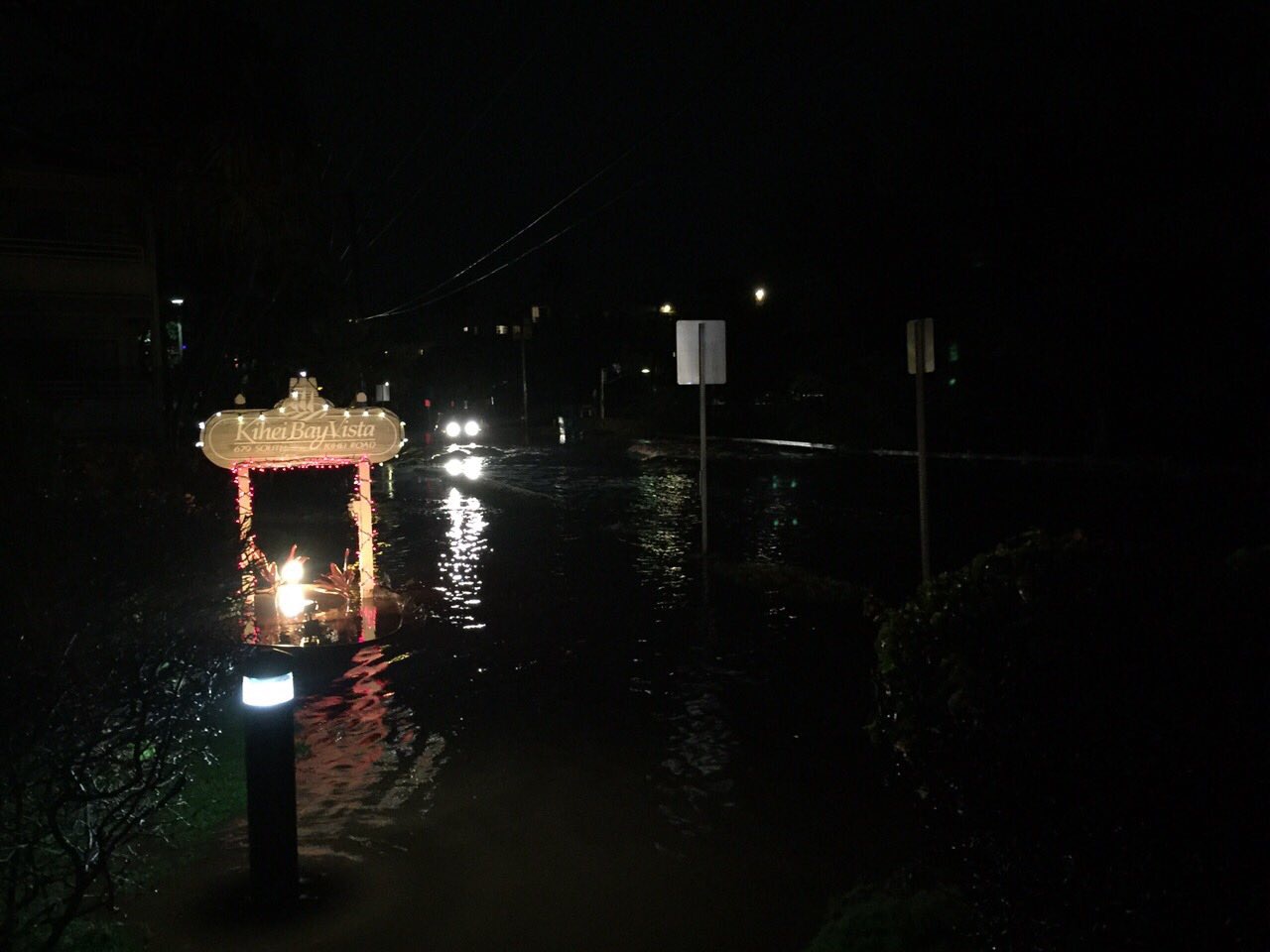 Kīhei flooding, 12.11.16. Photo courtesy: Tina S.