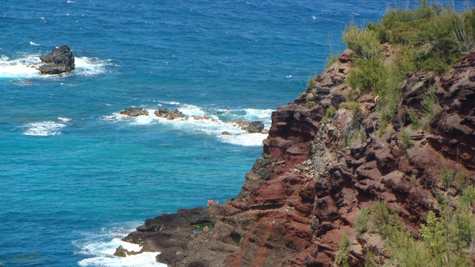 Missing spear fisherman found unresponsive at Nākālele - Maui Now