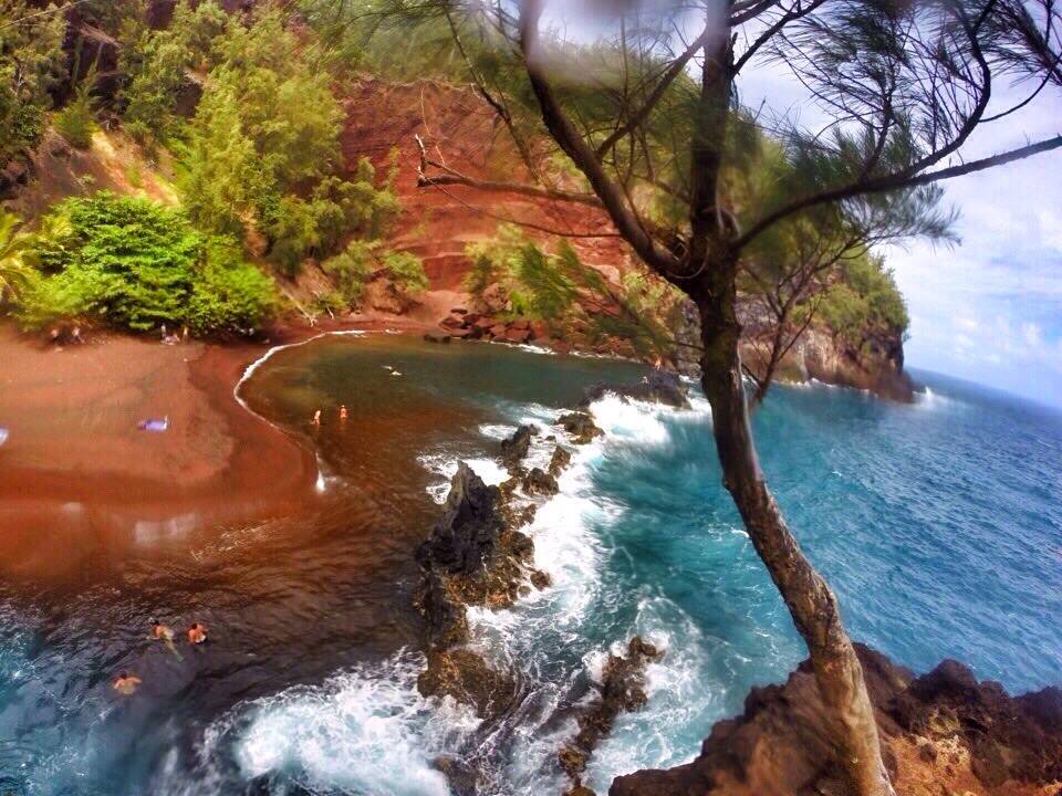 synet Begrænset gentage Visitor airlifted after fall from trail to Kaihalulu “Red Sand” Beach in  Hāna, Maui : Maui Now