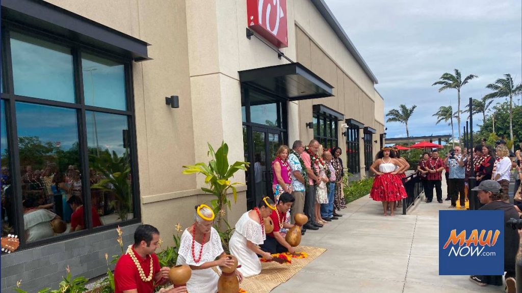 Hawaiʻi’s First Chick-fil-A Opens In Kahului With Blessing, Hula And ...