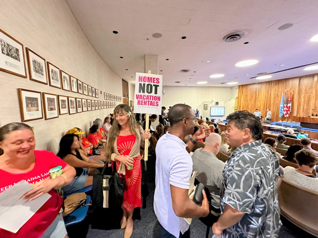 The bill that would phase out transient vacation rental uses in the apartment zoning districts is being scheduled for a special council meeting Dec. 1 at 9 a.m., Council Chair Alice L. Lee announced today.