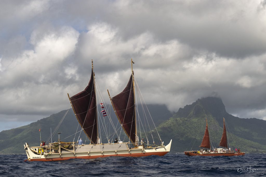Hōkūleʻa and Hikianalia arrive in Moʻorea to a week of cultural engagements