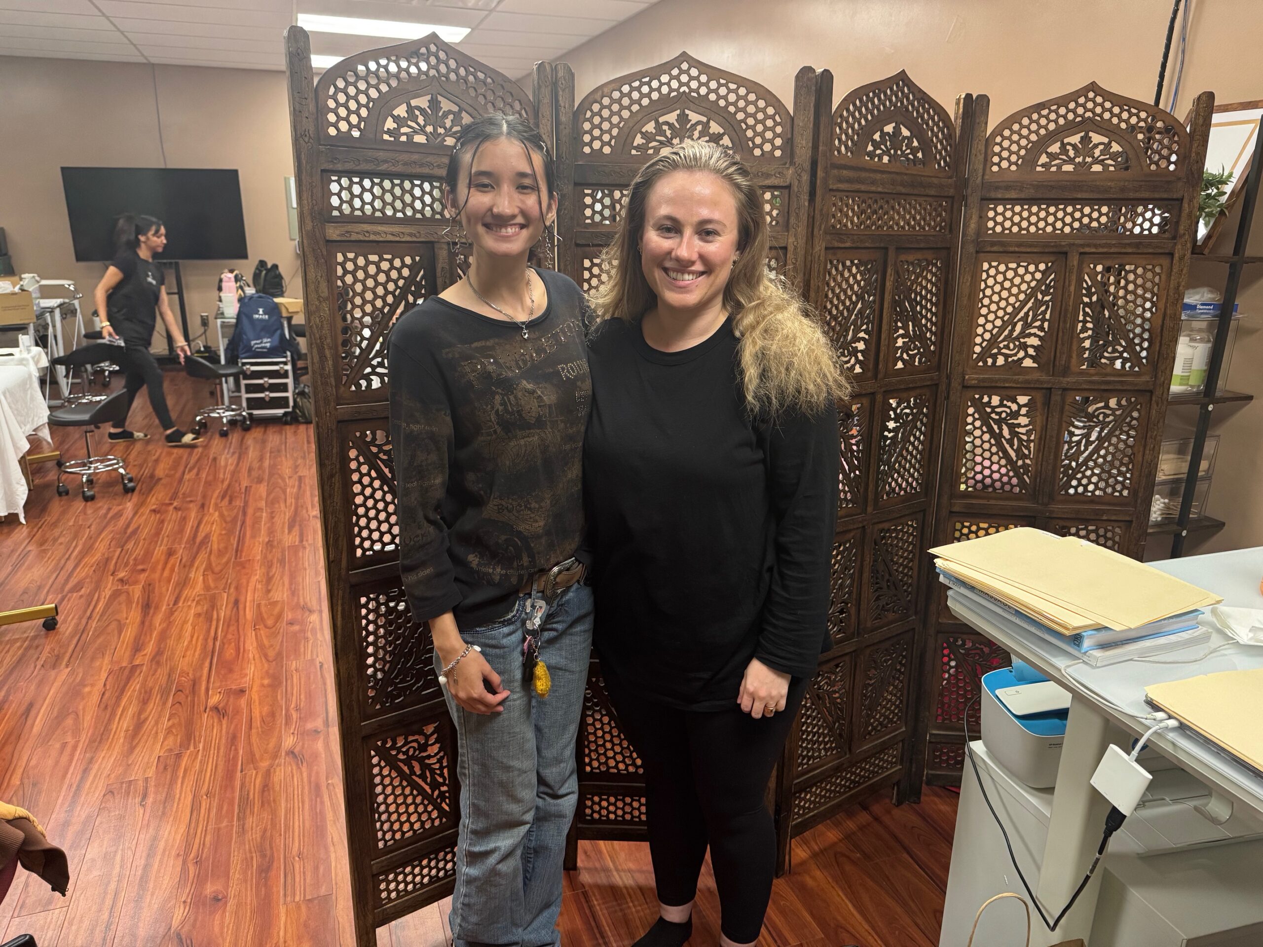 Caelia Sachiko Pierner (left) and Gigi Ivarsson are two of the students in the first Beauty Operator Program at the University of Hawai'i Maui College. HJI / ROB COLLIAS photo