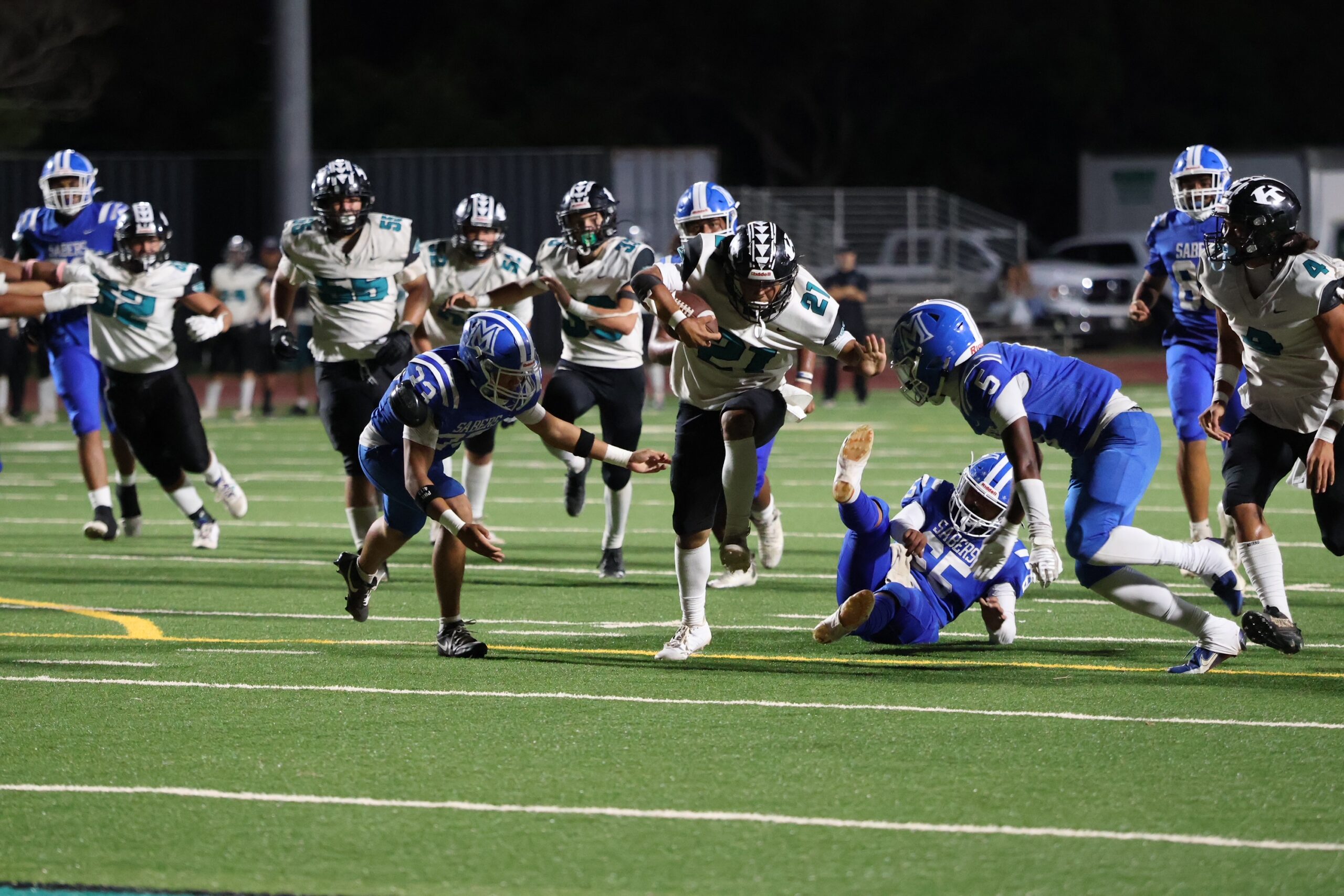 King Kekaulike High School's Colton Kehano runs with the ball during Na Ali'i's 28-6 win over Maui High on Saturday at King kekaulike Stadium. REID YAMAMOTO photo