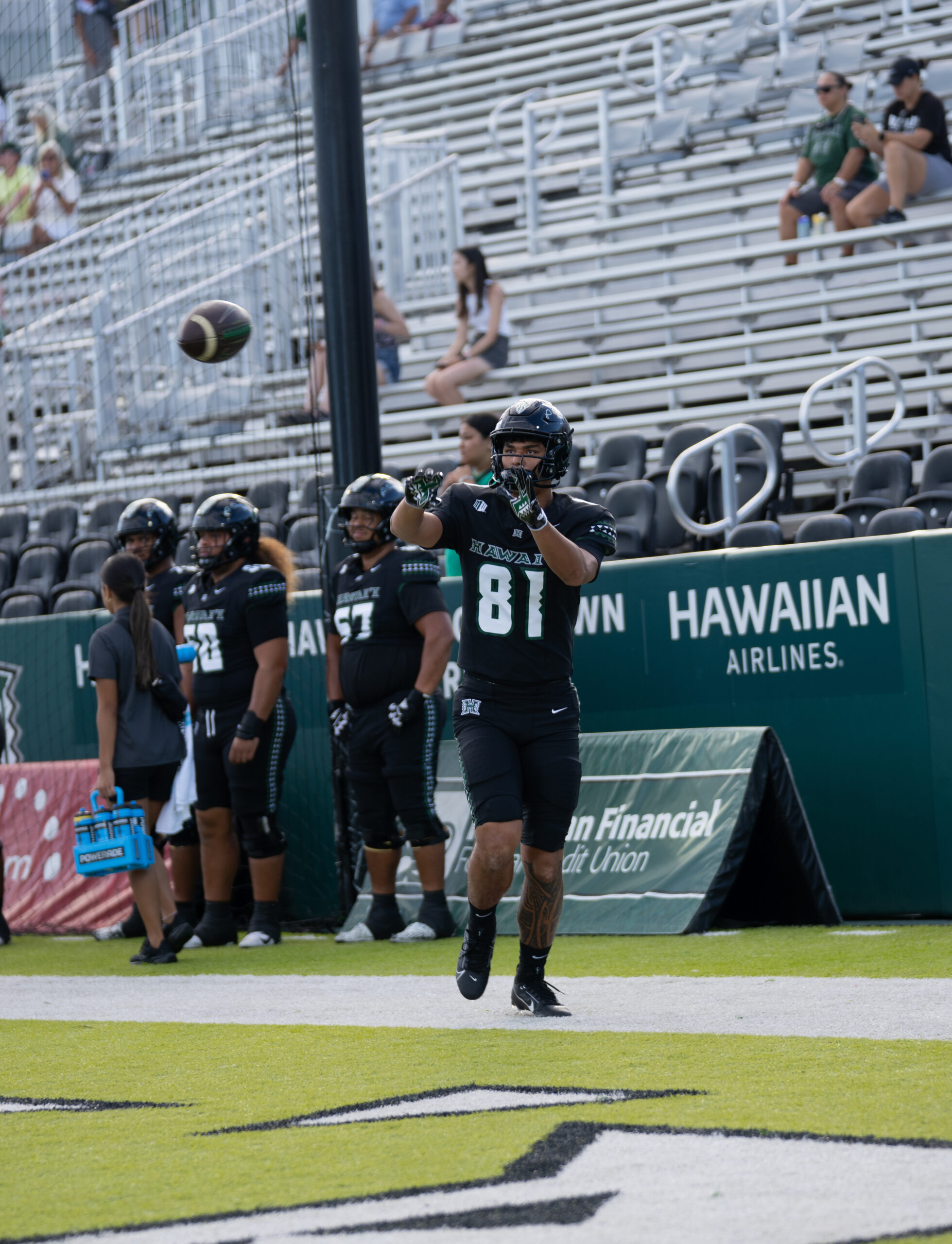 University of Hawai'i tight end Frank Abreu, a Kamehameha School Maui graduate, warms up before a recent UH game. Abreu is a freshman. University of Hawai'i Athletic Department photo