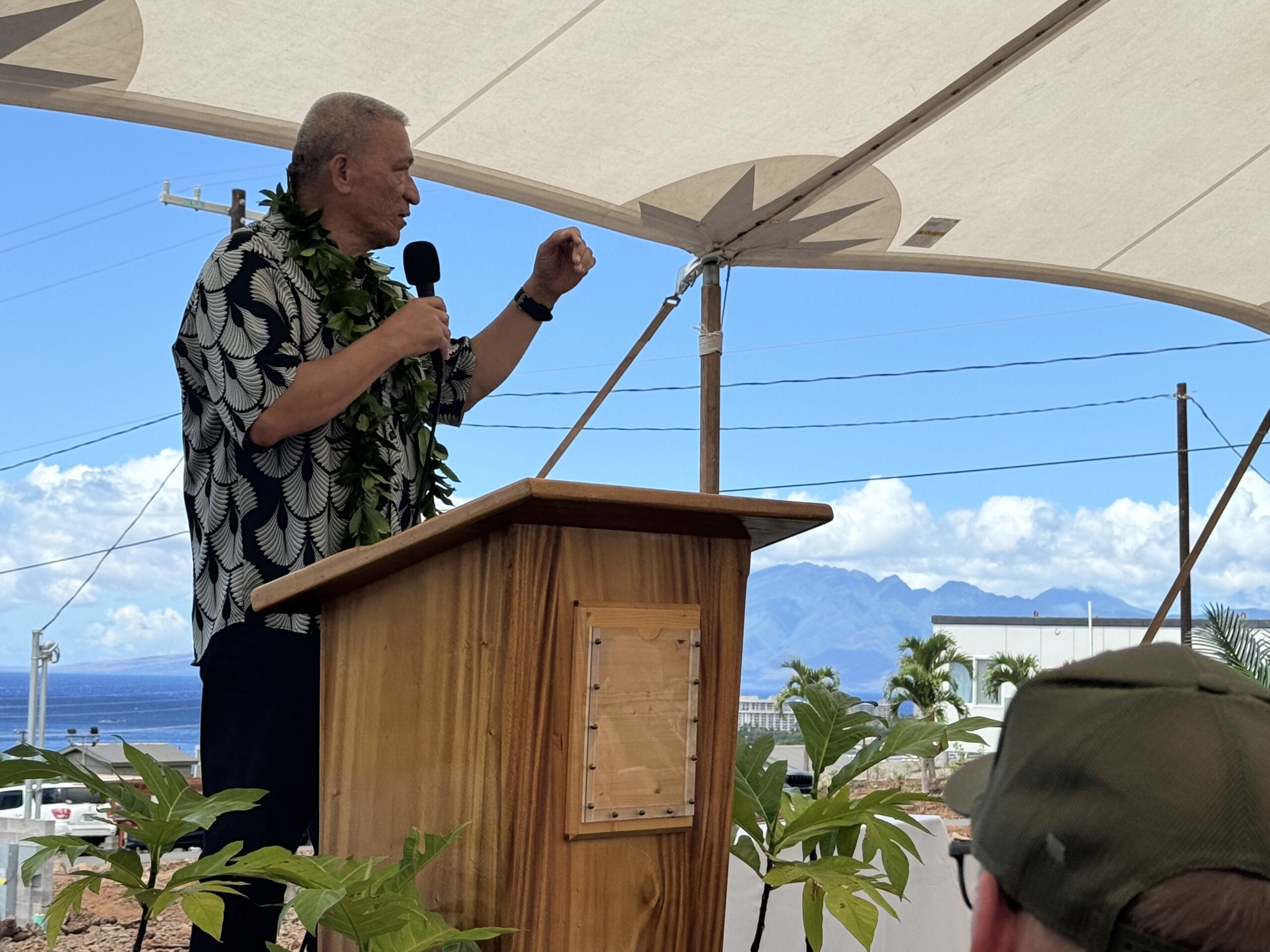 Maui Mayor Richard Bissen speaks to the crowd of more than 250 people at the Ka La'i Ola "completion celebration" on Wednesday in Lahaina. HJI / ROB COLLIAS photo