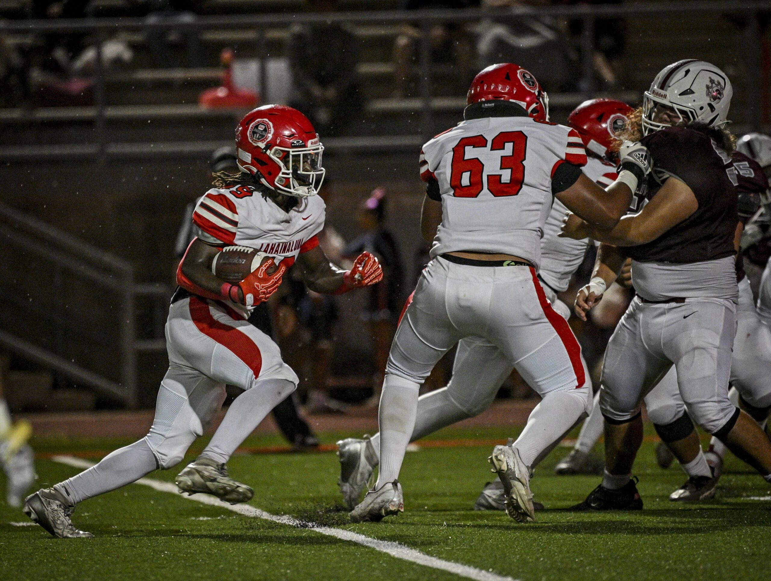 Lahainaluna High School's Kyle Thomas ran for 108 yards and his team's only touchdown on Saturday in the Lunas' 14-7 loss to Baldwin. GLEN PASCUAL photo