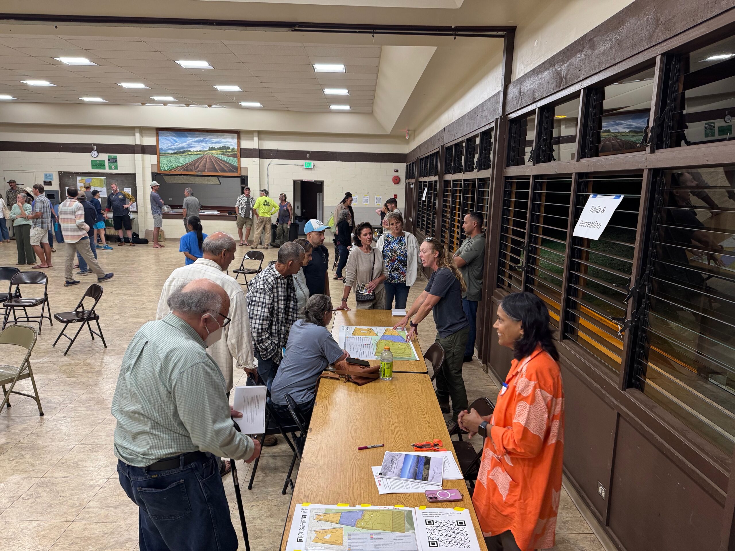 The trails and recreation table was one of the most popular on Wednesday at the Kula Community Center for a public meeting on Kamehamenui. HJI / ROB COLLIAS photo