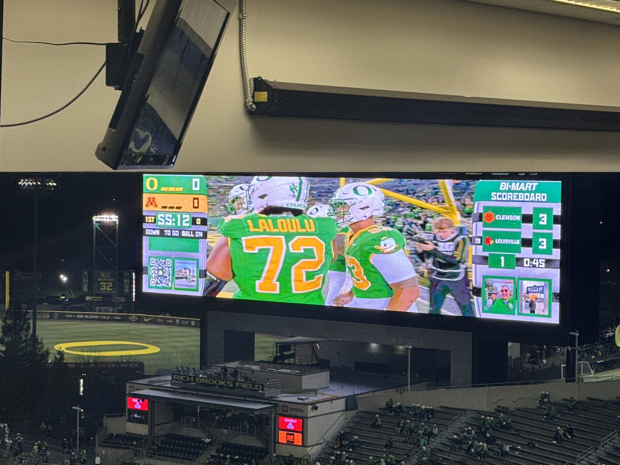 Iapani "Poncho" Laloulu, a Farrington High School graduate and University of Oregon junior center, is shown here on the Autzen Stadium big screen on Friday night during the Ducks' 42-13 win over Minnesota. HJI / ROB COLLIAS photo