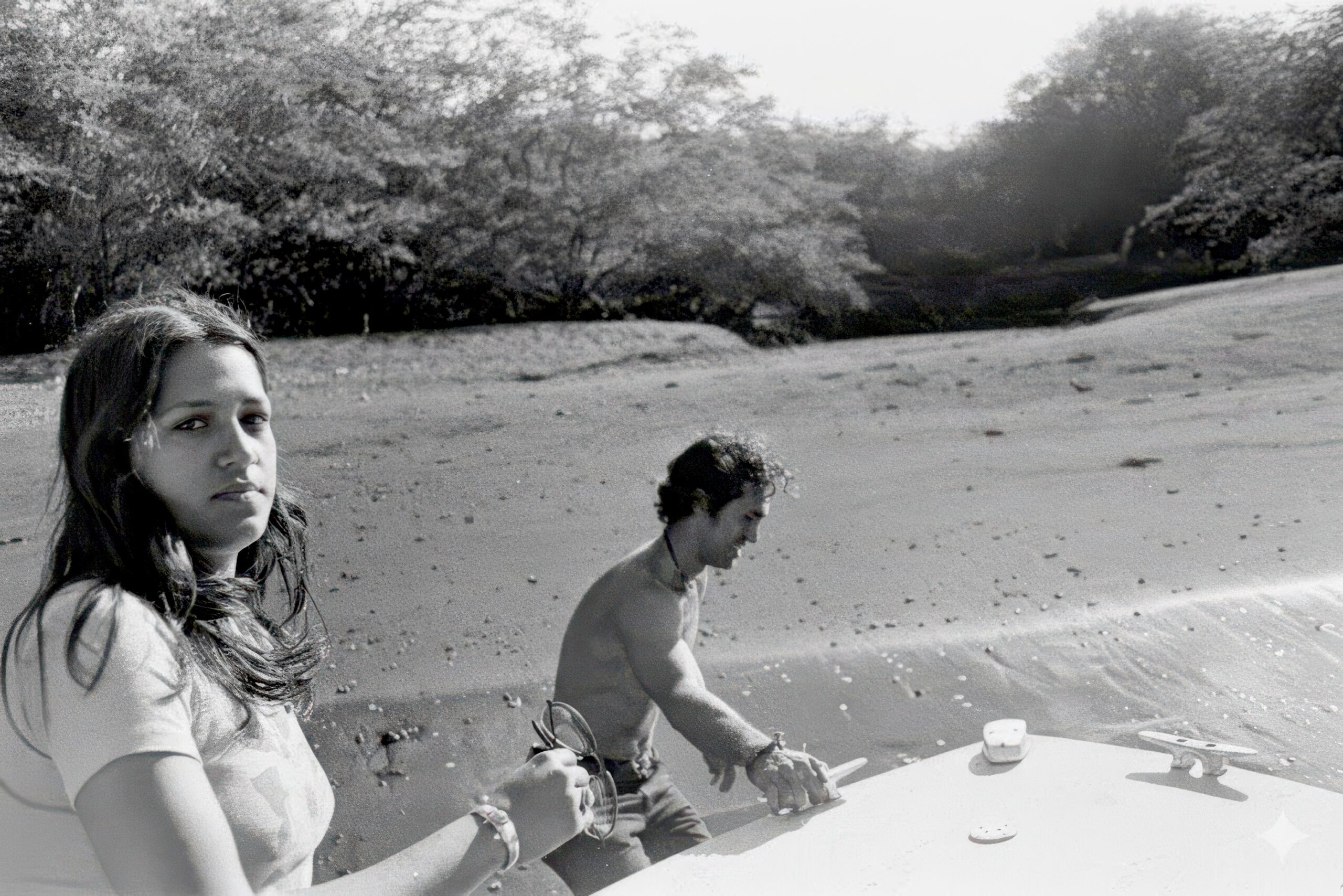 This photo shows two members of the "Kaho'olawe Nine" — Karla Villalba and Walter Ritte — as they land on the island Jan. 4, 1976. IAN LIND photo