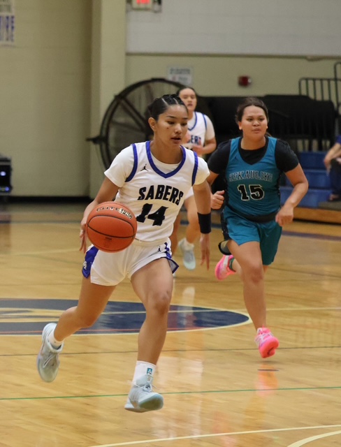 Maui High School junior guard Darsee Seegmiller averages 11.2 points per game for the Sabers, who play Lahainaluna on Tuesday in Lahaina. REID YAMAMOTO photo