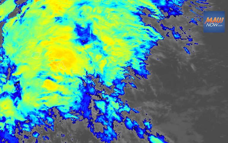 Powerful kona storm begins trek down island chain; severe weather to persist