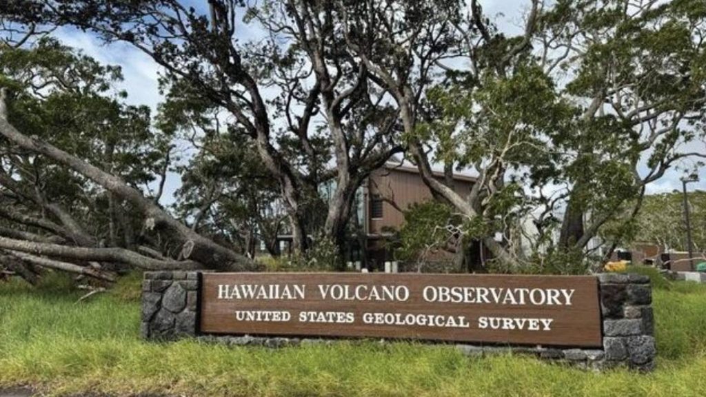 Volcano Watch: ‘Stick Season’ in Hawaiʻi? What happened to the leaves around summit of Kīlauea? Large eruptive...